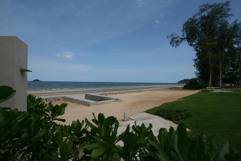 Luxury Beachfront Condo Hua Hin Exterior photo