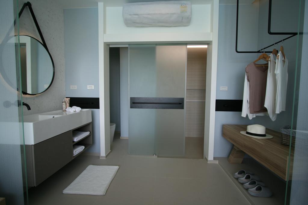 Luxury Beachfront Condo Hua Hin Room photo