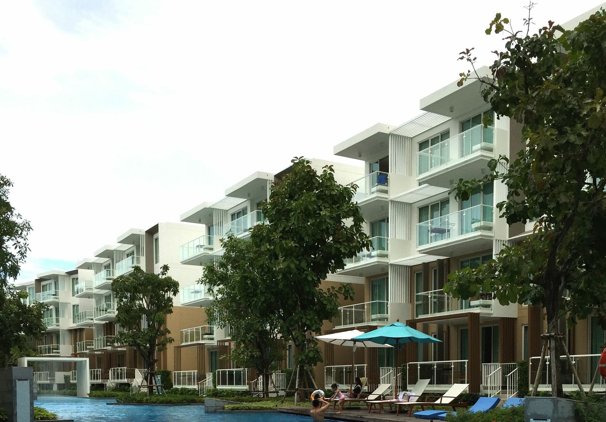 Luxury Beachfront Condo Hua Hin Exterior photo