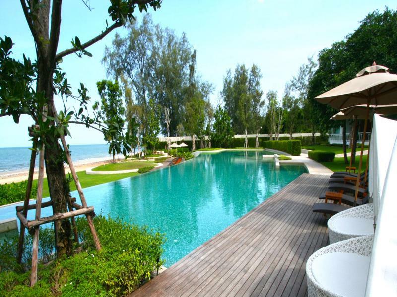 Luxury Beachfront Condo Hua Hin Exterior photo